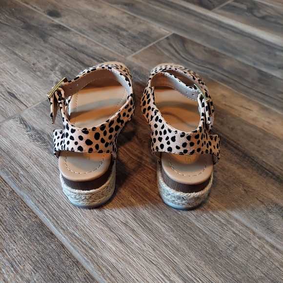 SODA Women's Animal Print Cheetah Espadrille Sandals - Picture 5 of 9